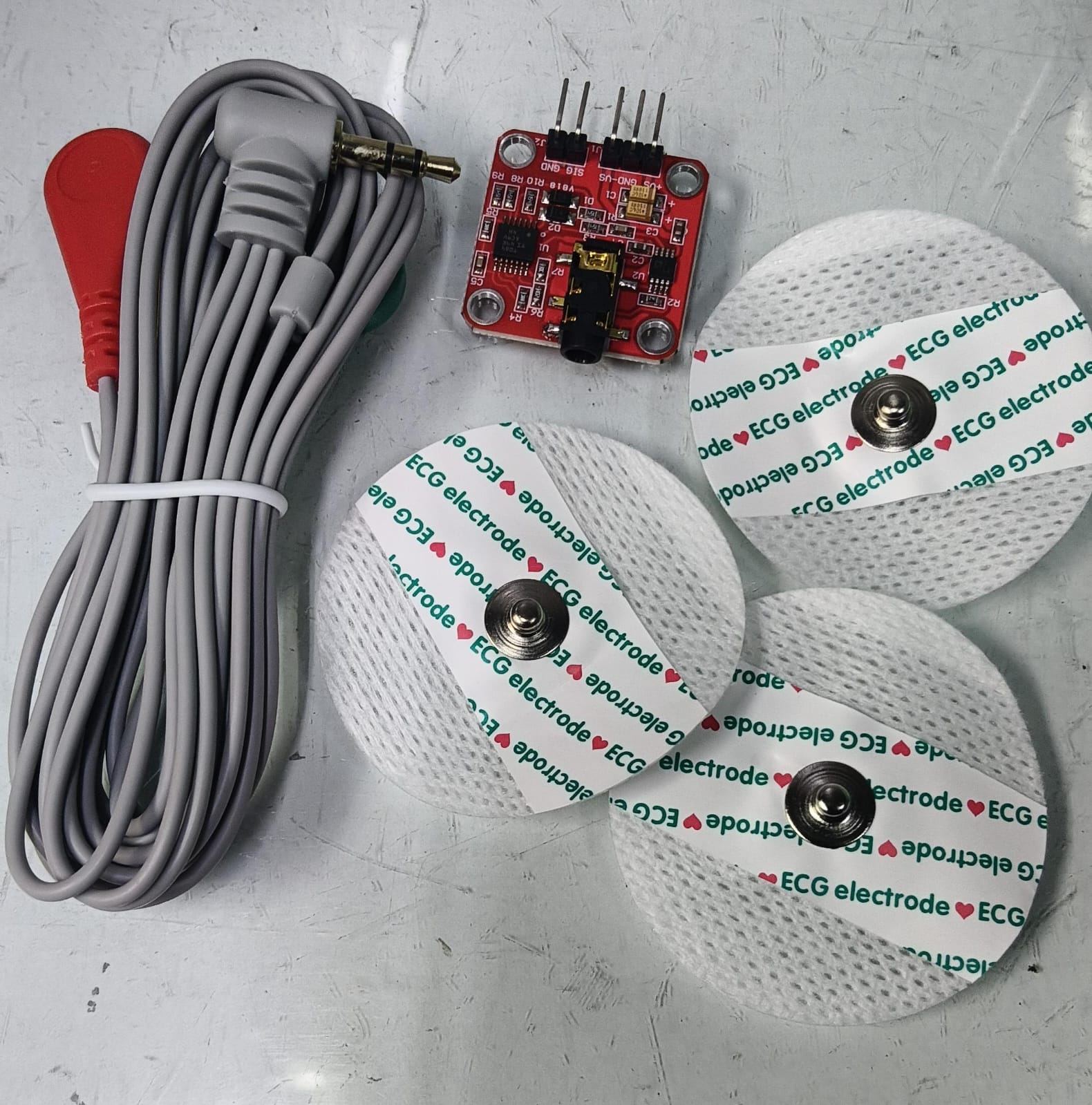 EMG Muscle Sensor V3.0 with Cable & Electrodes